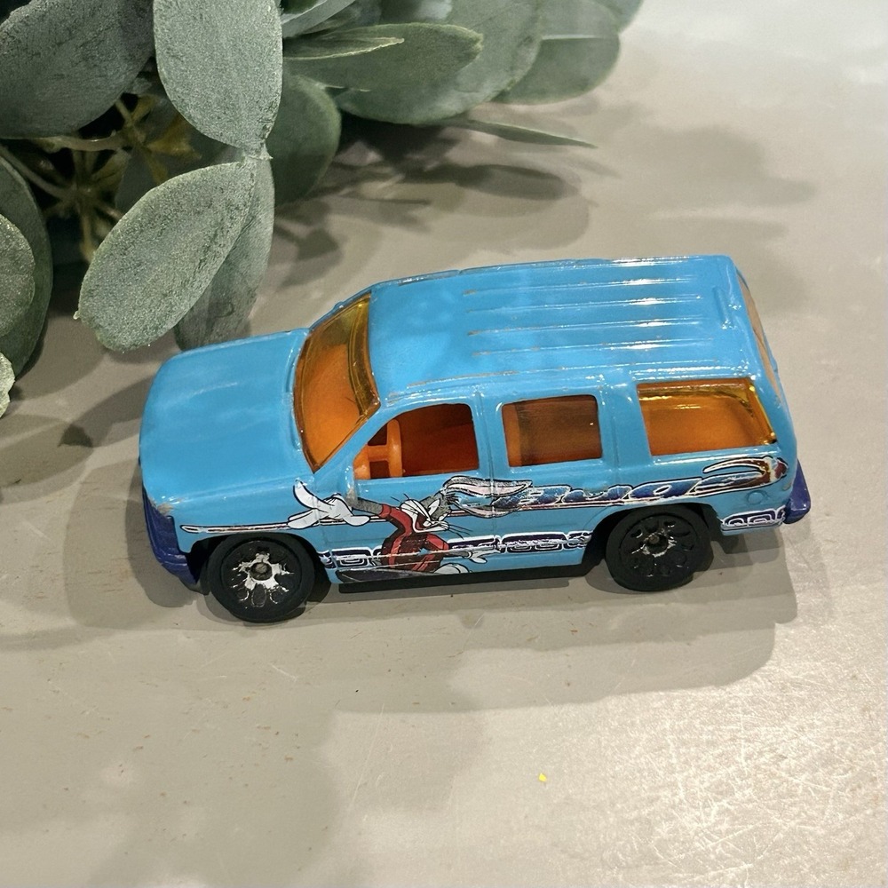 1997 Matchbox '97 Chevy Tahoe Bugs Bunny Die-Cast Toy Car Looney Tune